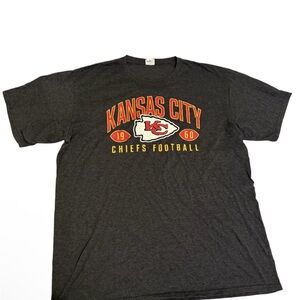 Kansas City Chiefs NFL Graphic T-Shirt Red Yellow Logo Football Tee Men’s XL